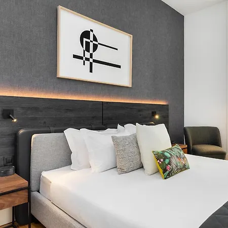 Whome Prime Location Contemporary Luxury W/ Ac & Elevator *